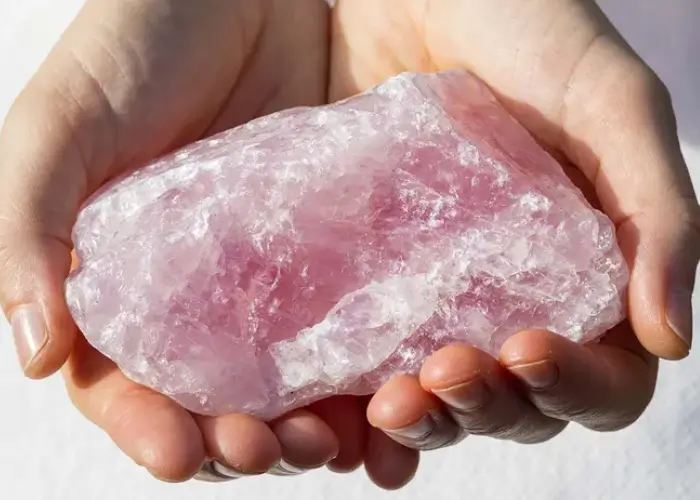 rose quartz gemstone